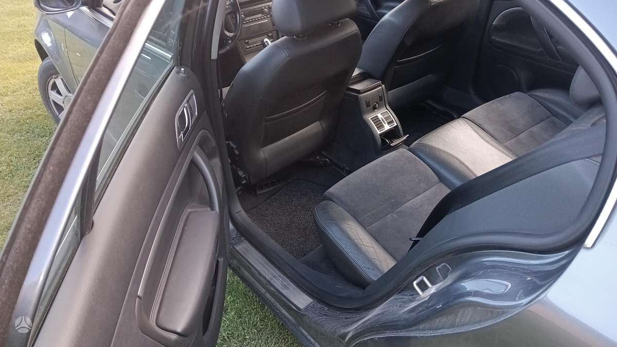 Skoda Superb, 2.0 l., Седан