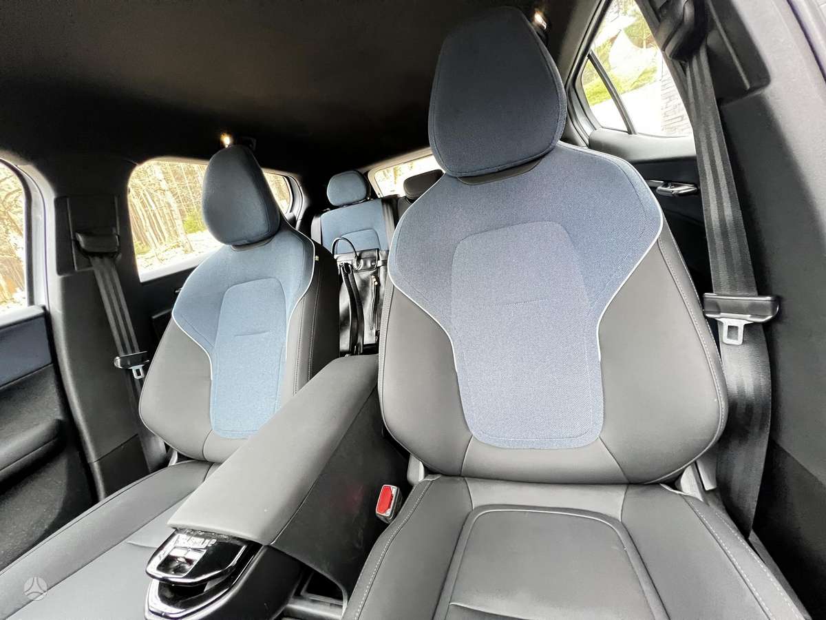 Volvo EX30, off-road / crossover