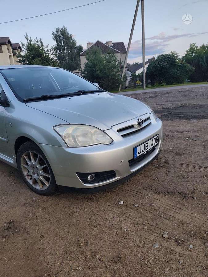 Toyota Corolla - 2