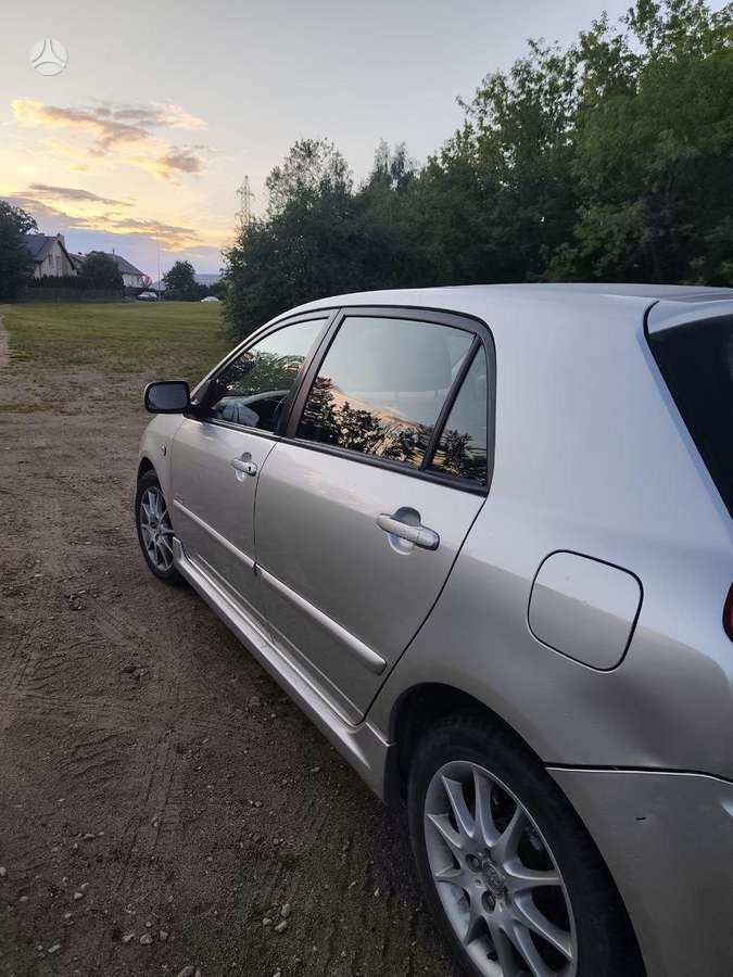 Toyota Corolla - 4