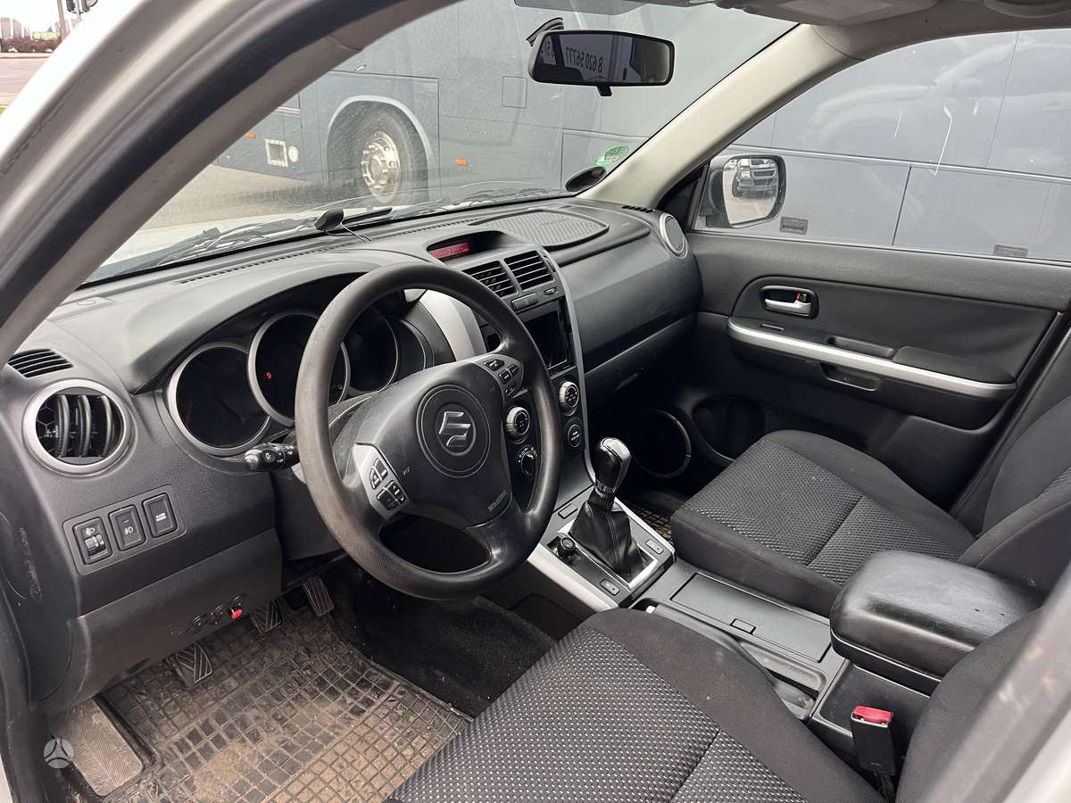 Suzuki Vitara - 5