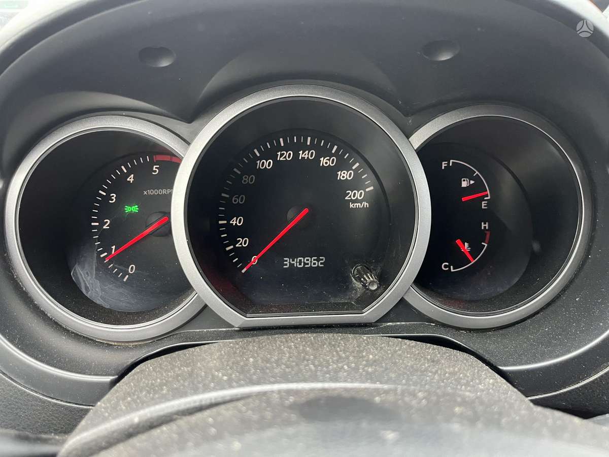 Suzuki Vitara - 8