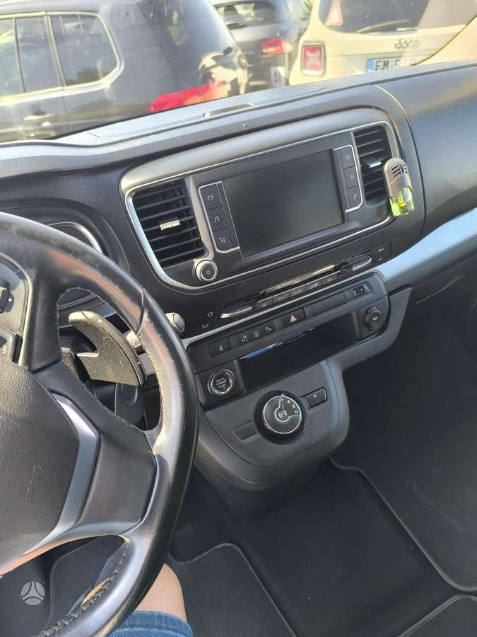 Peugeot Traveller - 12