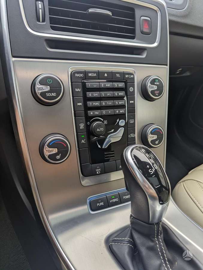 Volvo V60, 2.4 l., Универсал