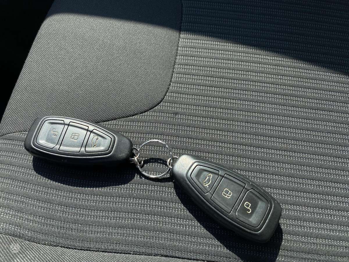 Ford Focus, 1.6 l., hatchback