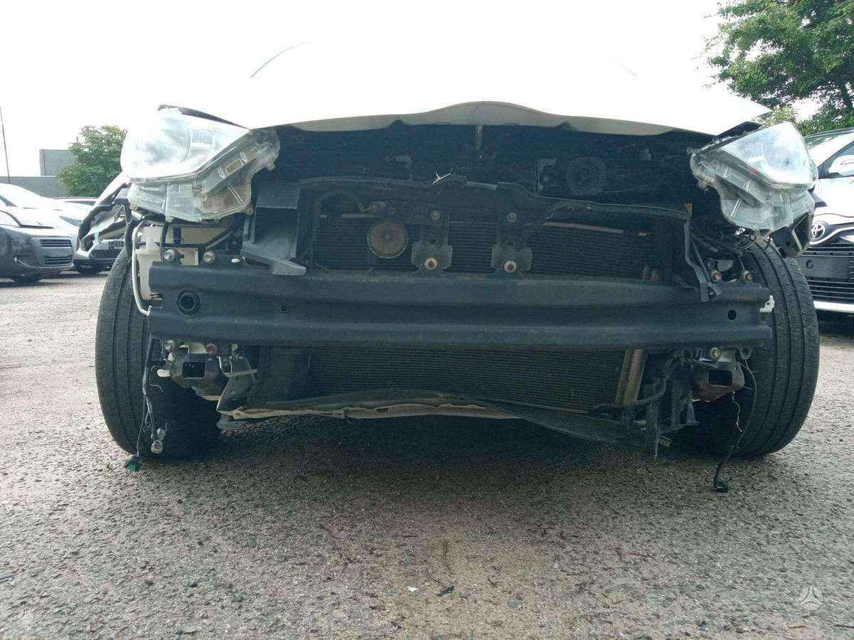 Toyota Yaris - 6