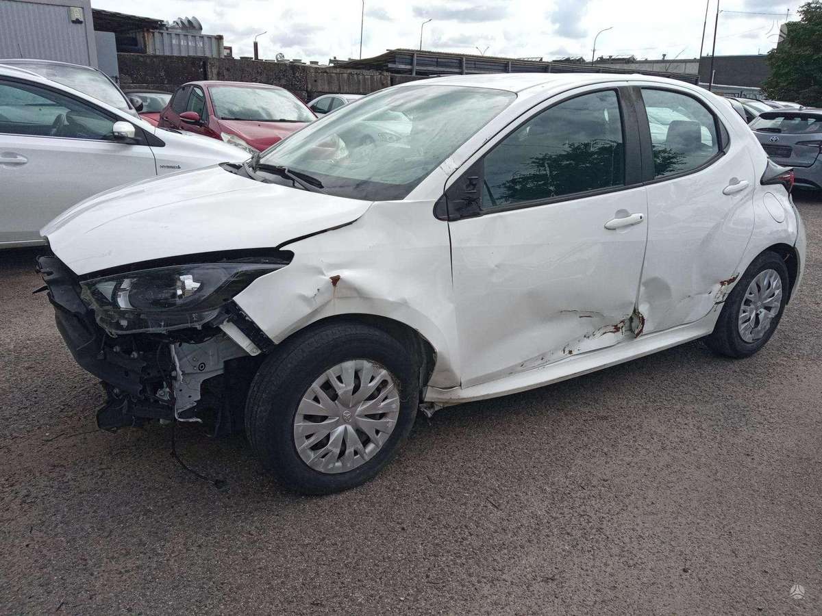 Toyota Yaris - 10