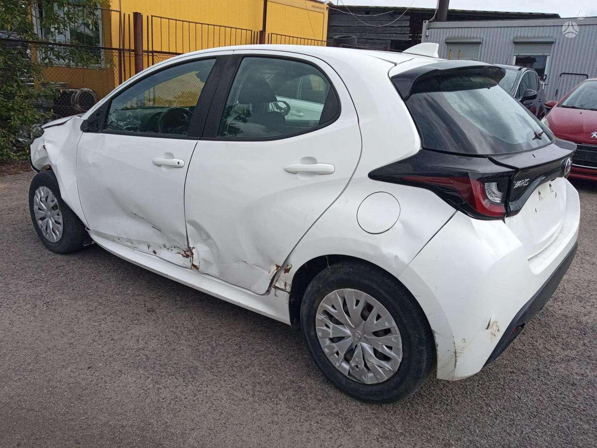 Toyota Yaris - 12