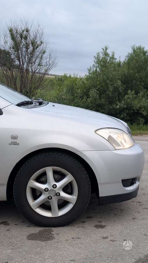 Toyota Corolla - 4