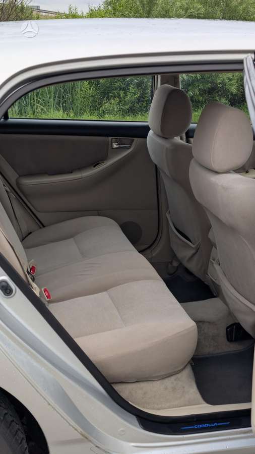 Toyota Corolla - 12