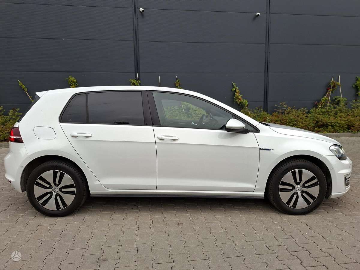 Volkswagen Golf - 8