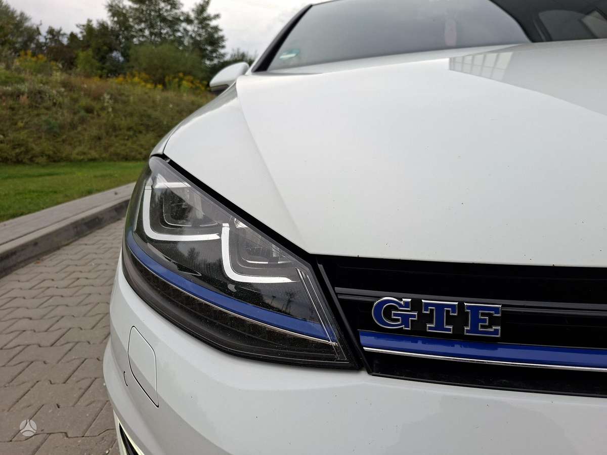 Volkswagen Golf - 9