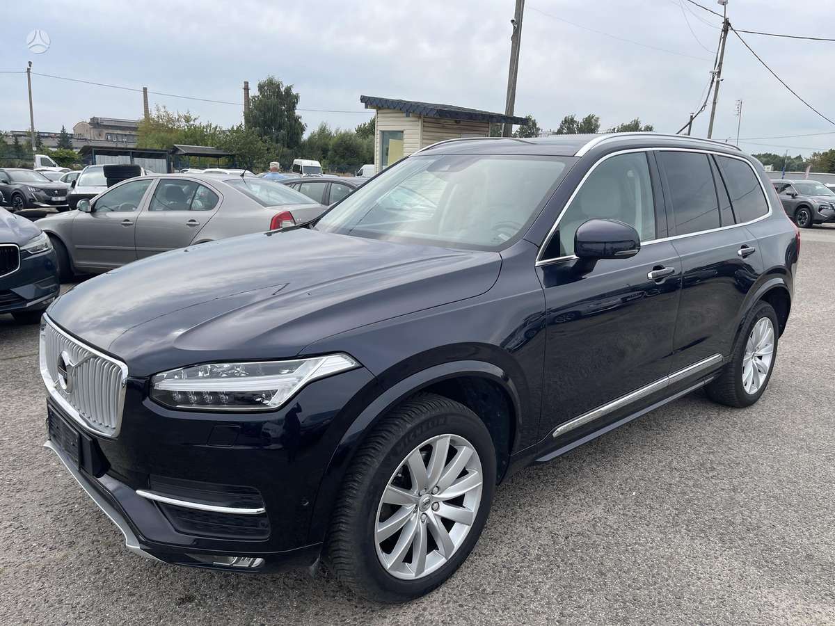 Volvo XC90 - 1