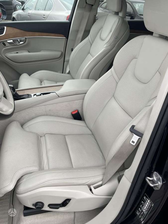Volvo XC90 - 12