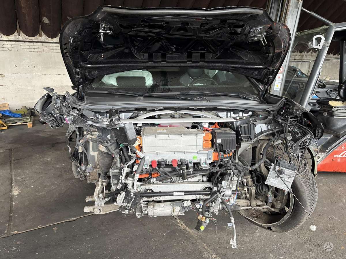 Lotus Eletre, mpv / minivan