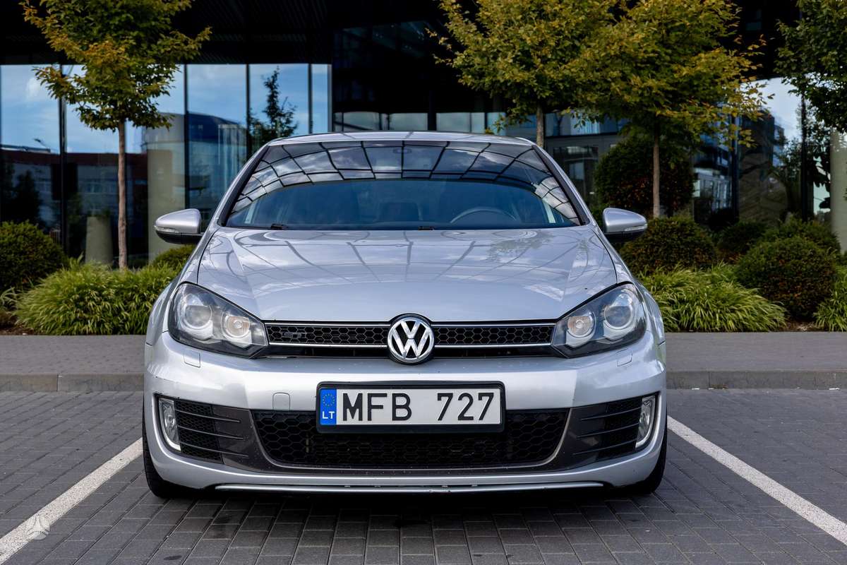 Volkswagen Golf - 2