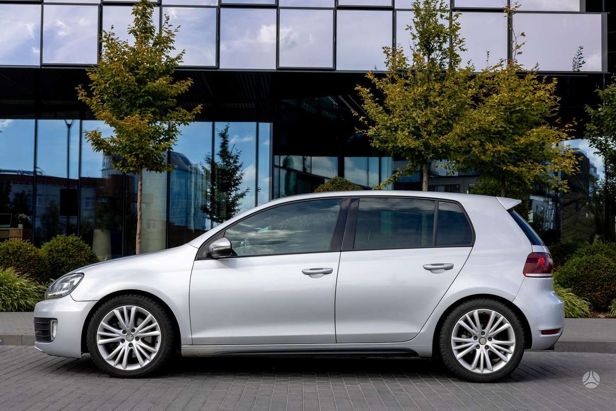 Volkswagen Golf - 4