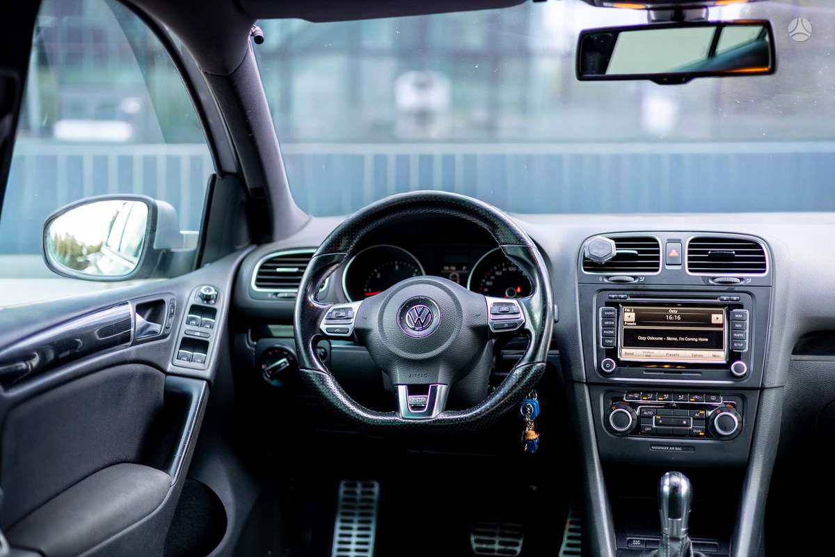 Volkswagen Golf - 9