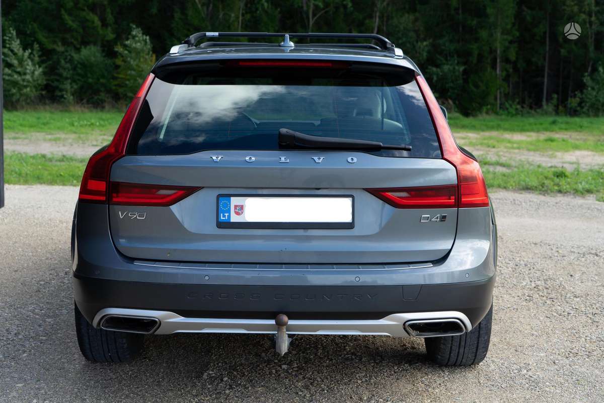 Volvo V90 Cross Country - 6