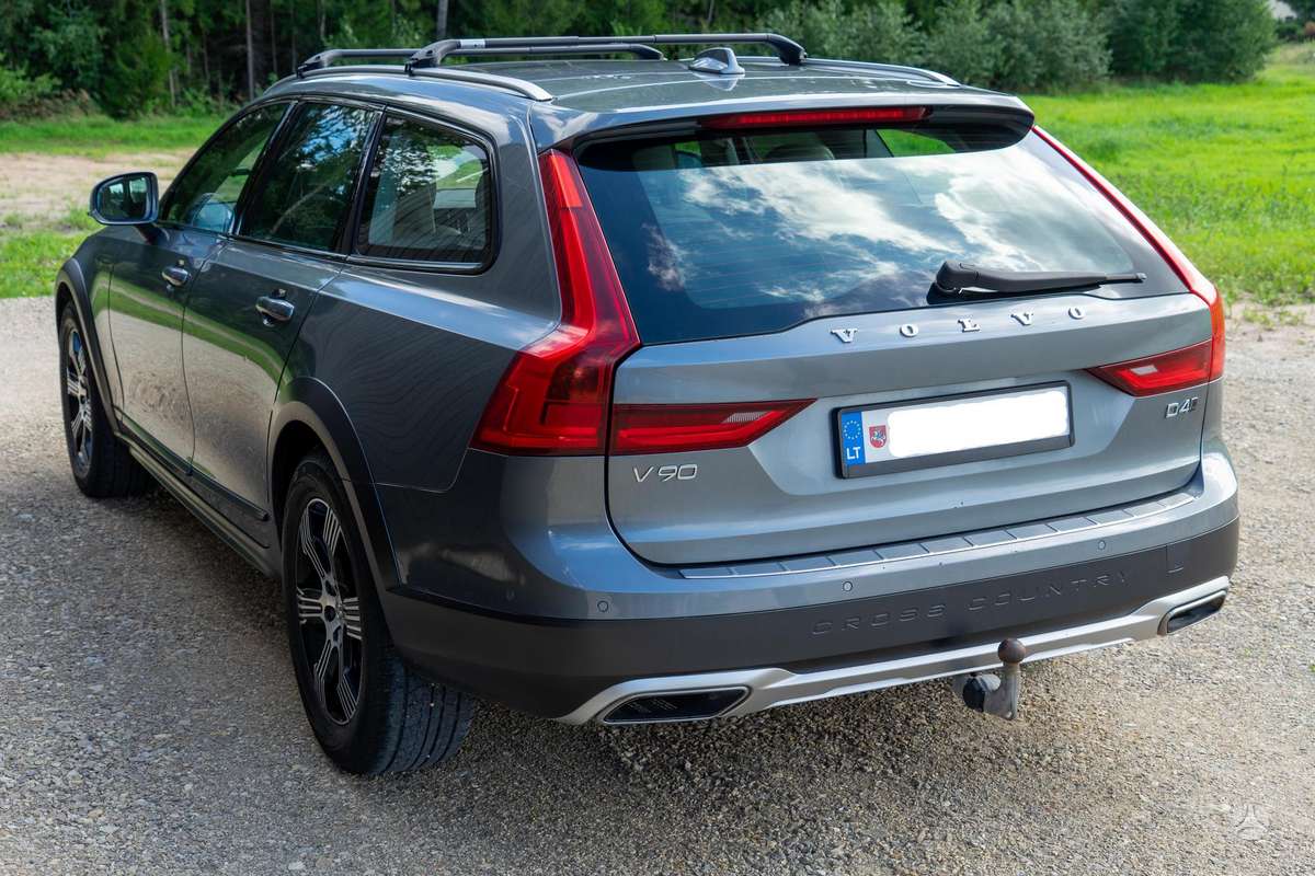 Volvo V90 Cross Country - 7