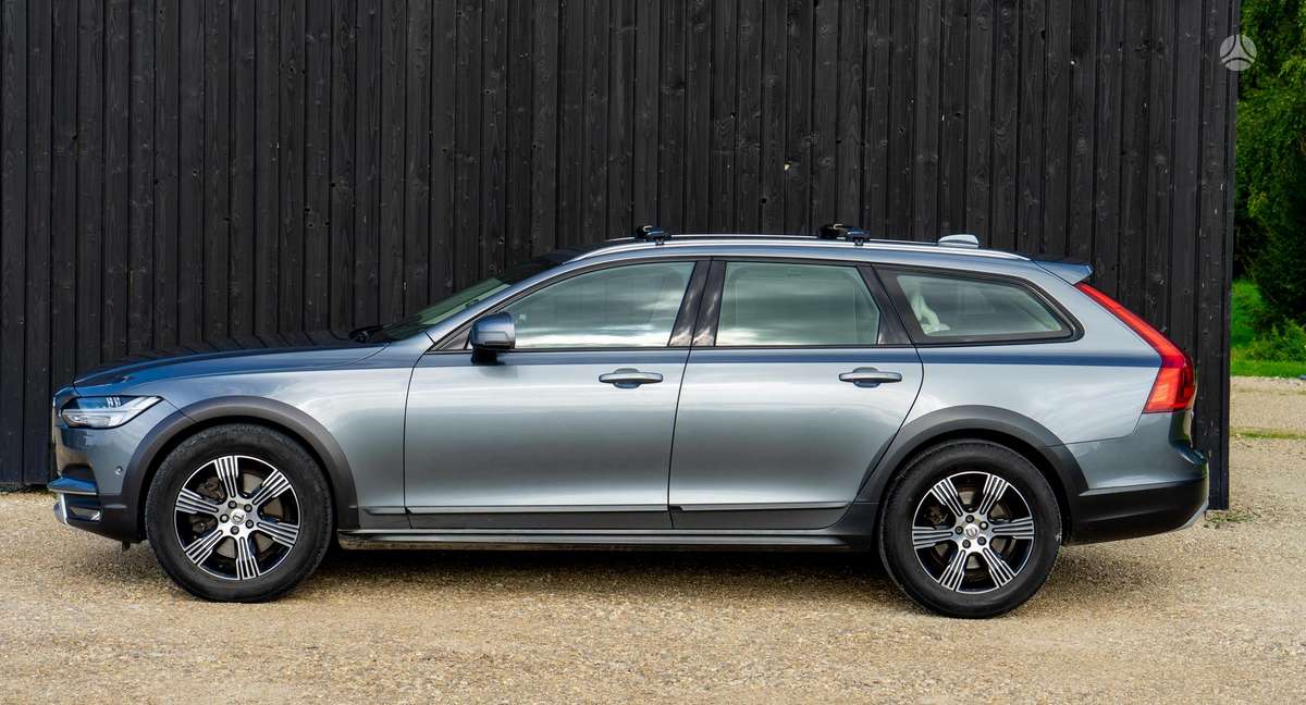 Volvo V90 Cross Country - 5