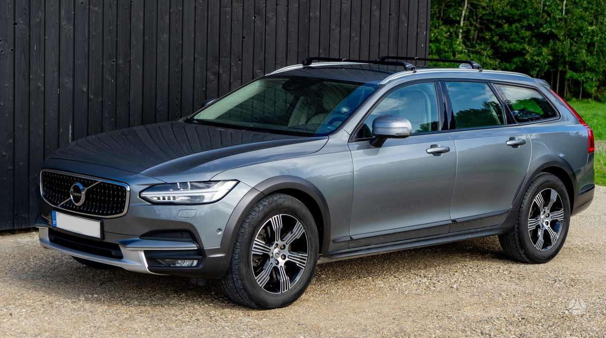 Volvo V90 Cross Country - 3