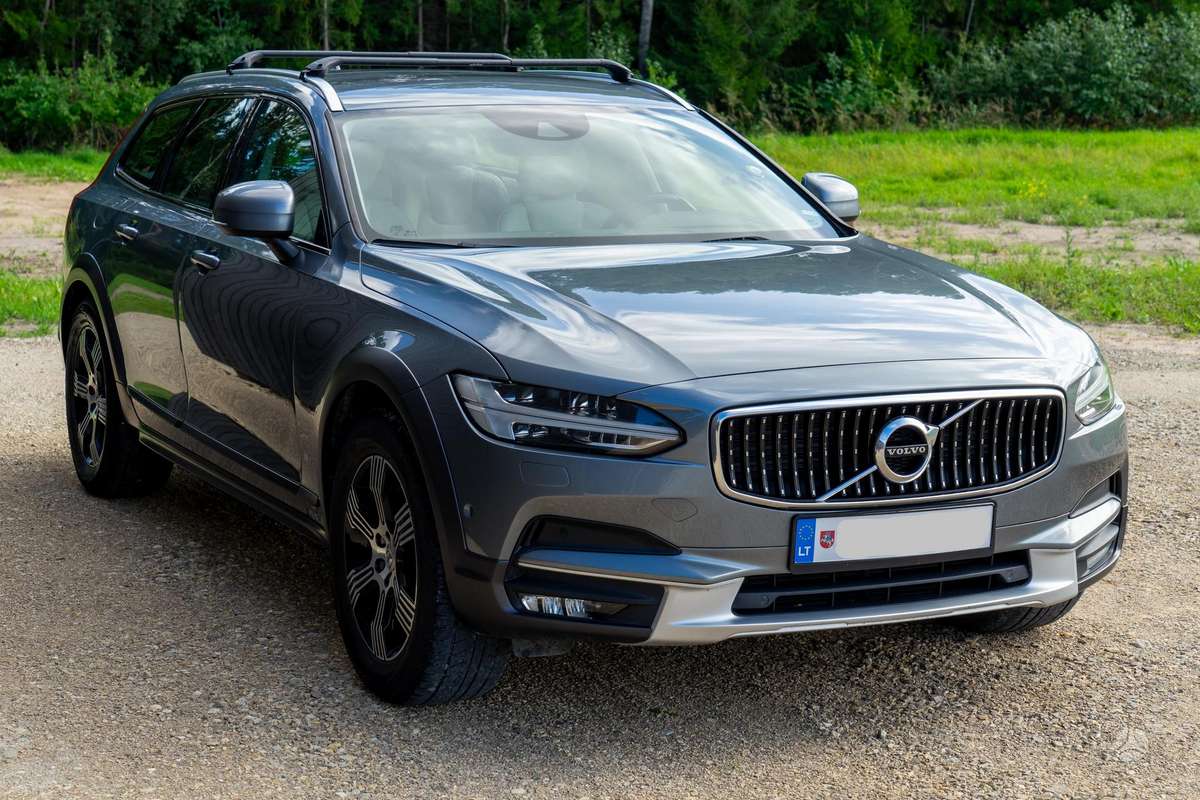 Volvo V90 Cross Country - 4