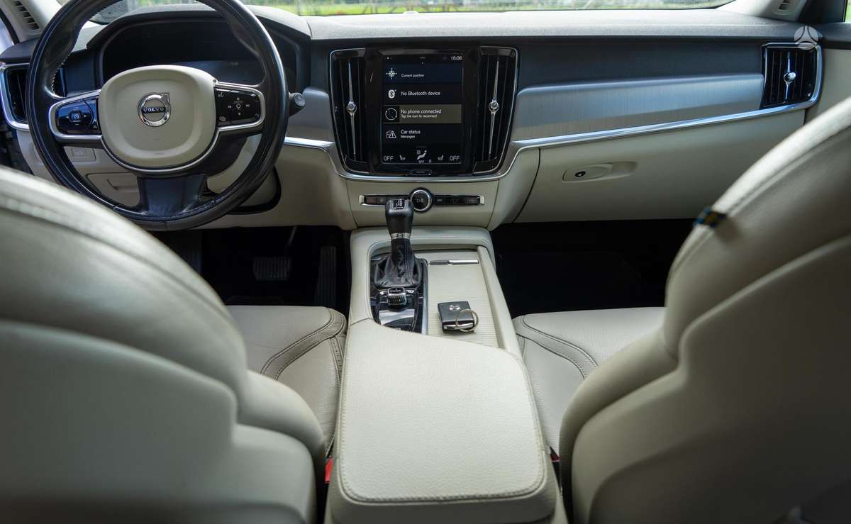Volvo V90 Cross Country - 12