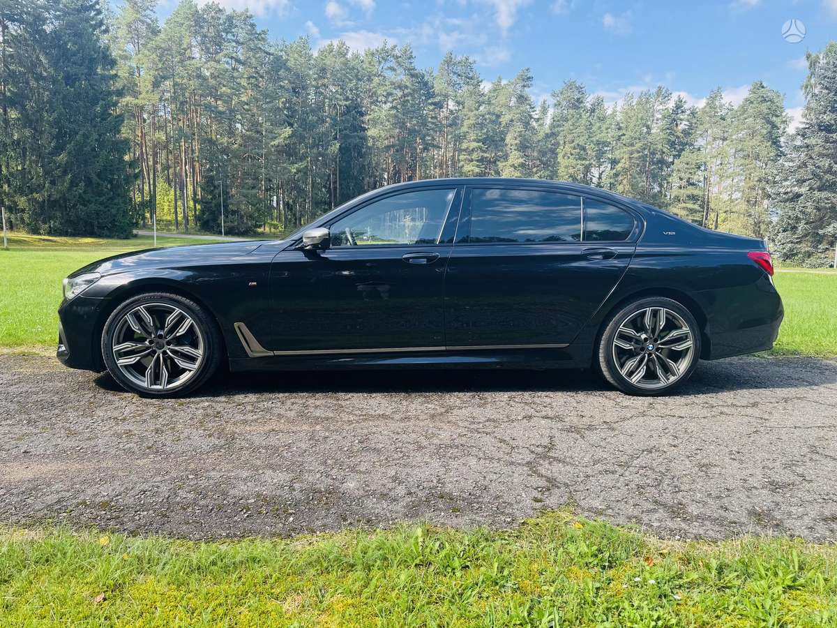 BMW M760, 6.6 l., Седан