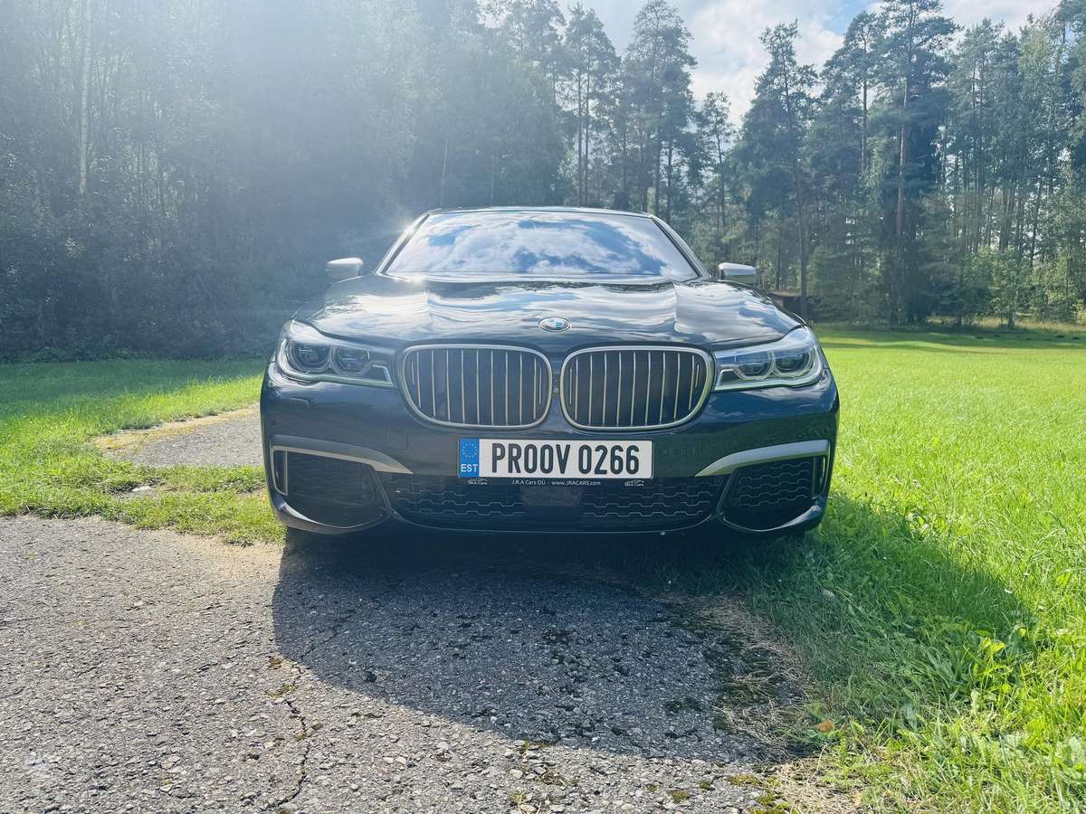 BMW M760, 6.6 l., Седан