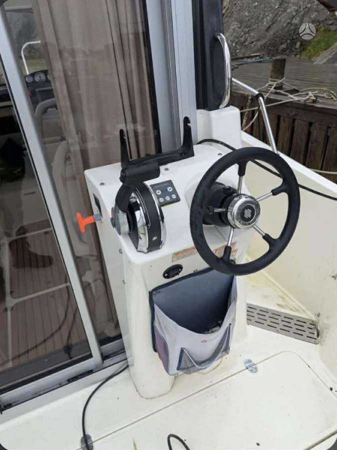 Quiksilver 755 pilothouse, yachts / cruisers