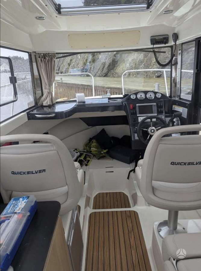 Quiksilver 755 pilothouse, yachts / cruisers