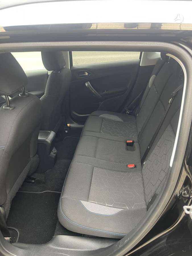 Peugeot 2008 - 10