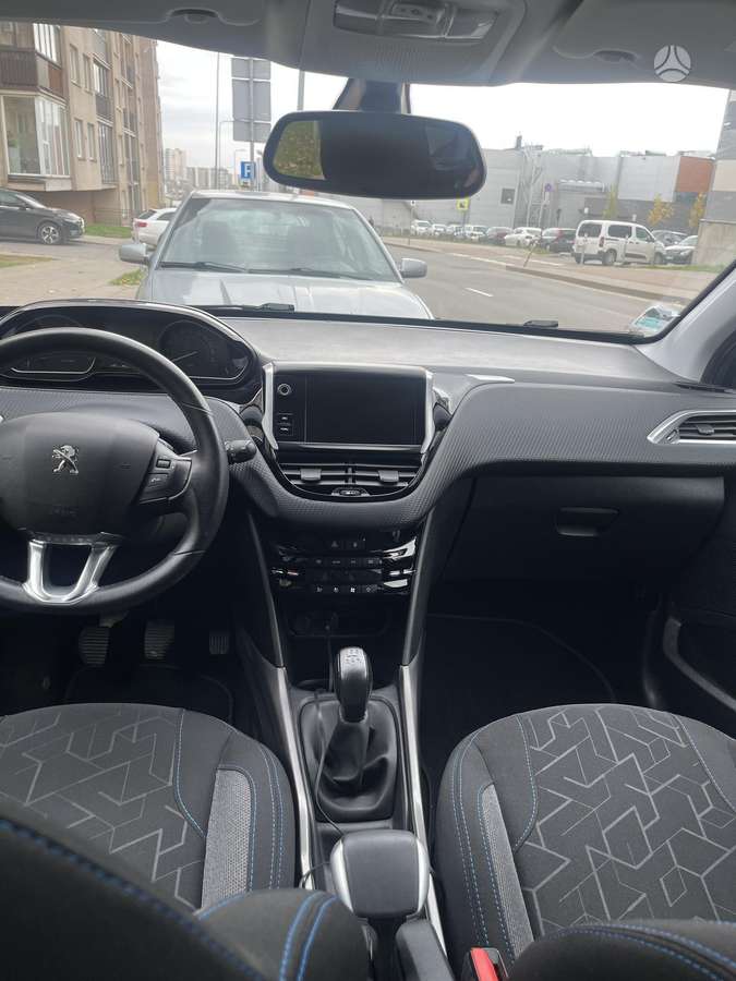 Peugeot 2008 - 12