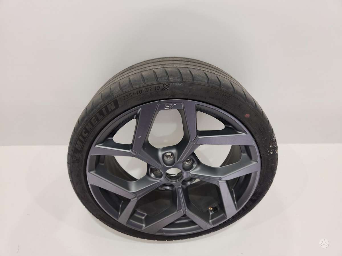 Ford Focus ST, light alloy, R19