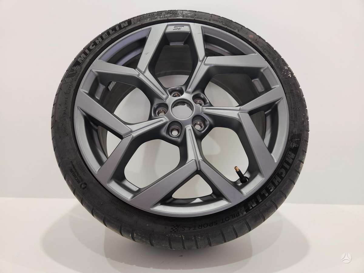 Ford Focus ST, light alloy, R19