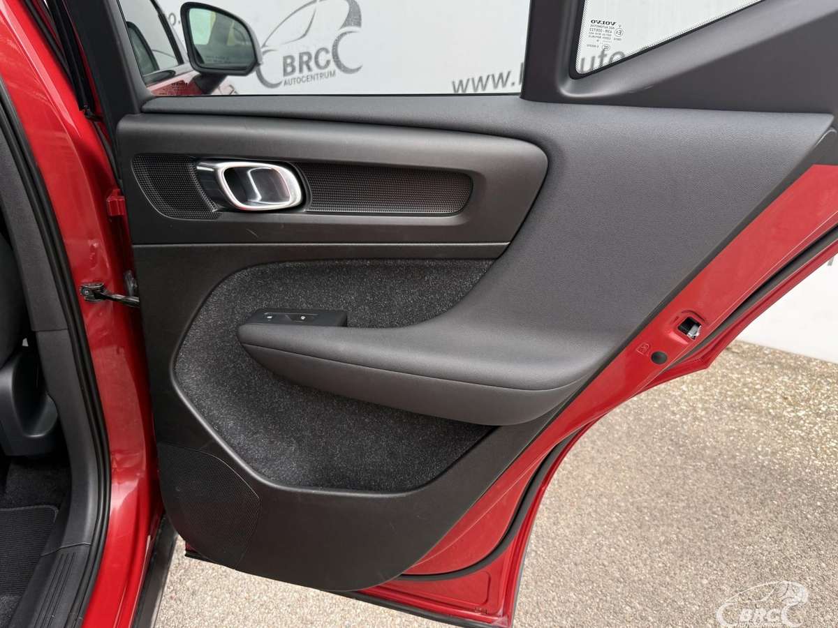 Volvo XC40 - 11