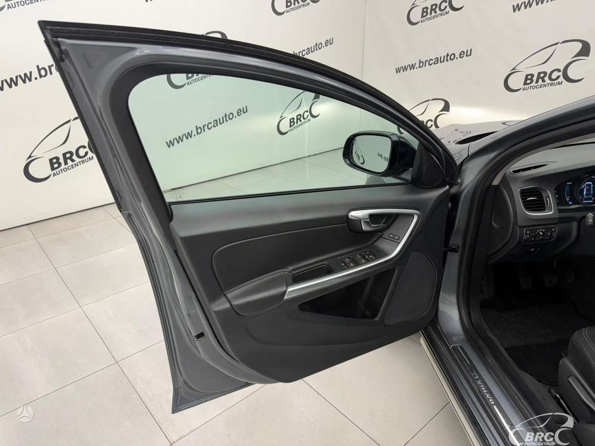 Volvo V60 Cross Country - 6