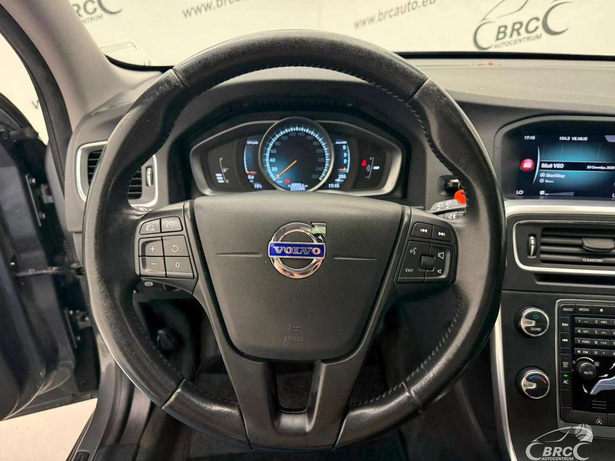 Volvo V60 Cross Country - 10