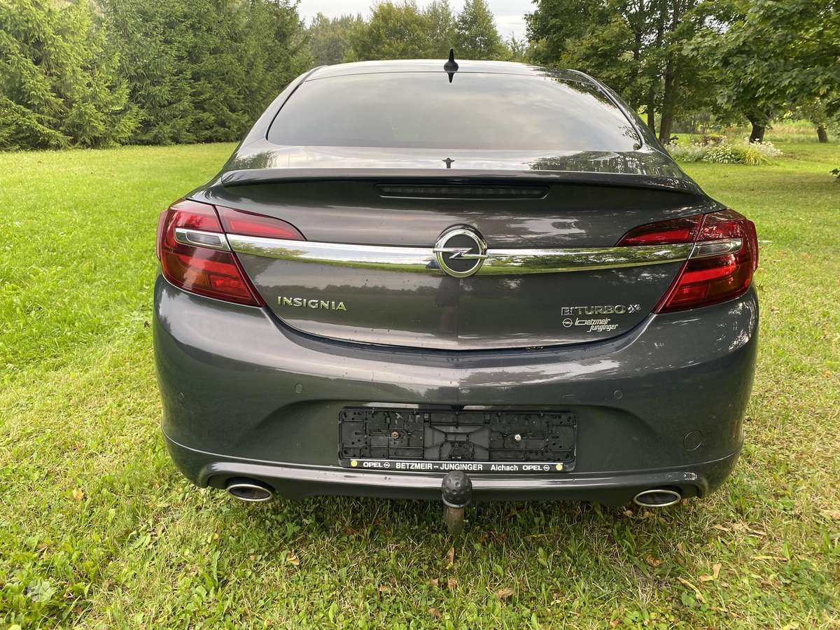 Opel Insignia, 2.0 l., Седан