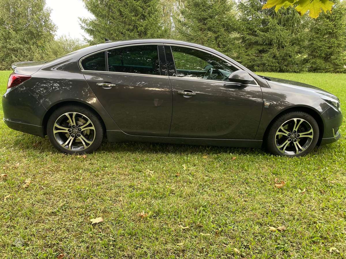 Opel Insignia, 2.0 l., Седан