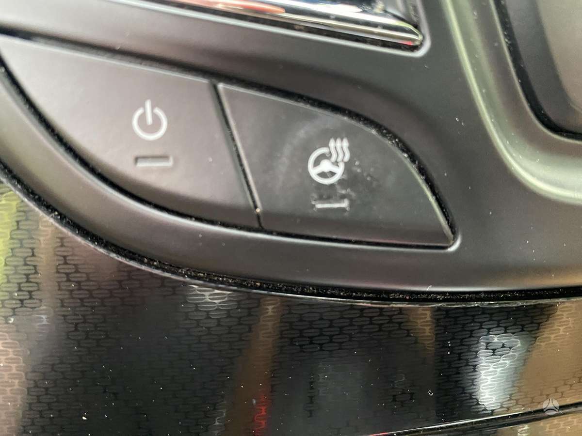 Opel Insignia, 2.0 l., Седан