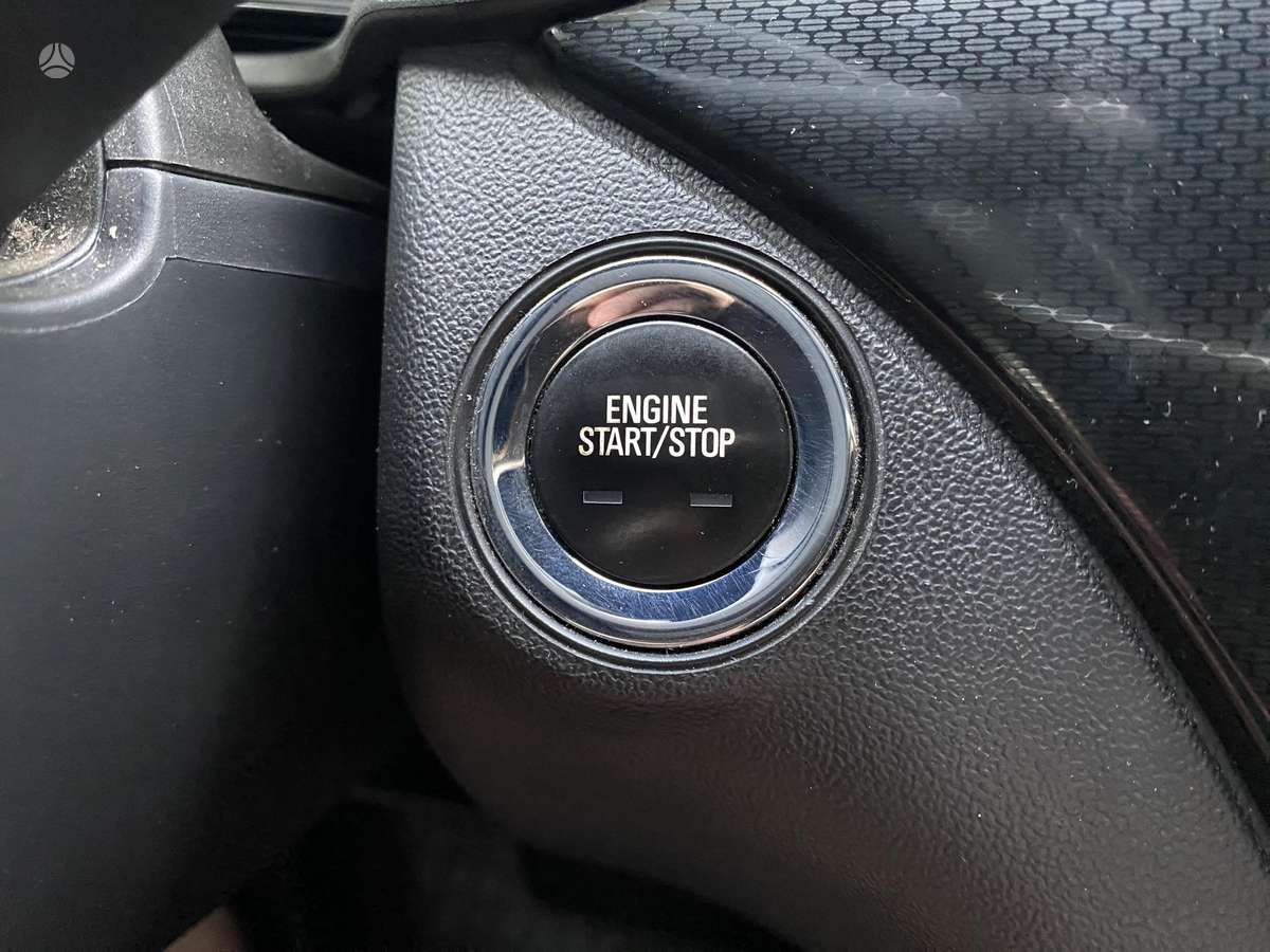 Opel Insignia, 2.0 l., Седан