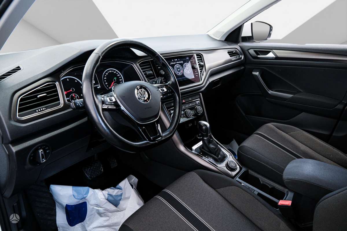 Volkswagen T-Roc - 9
