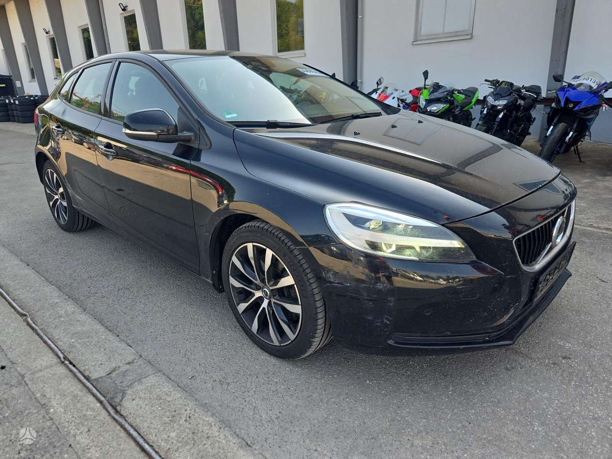 Volvo V40, 2.0 l., hatchback