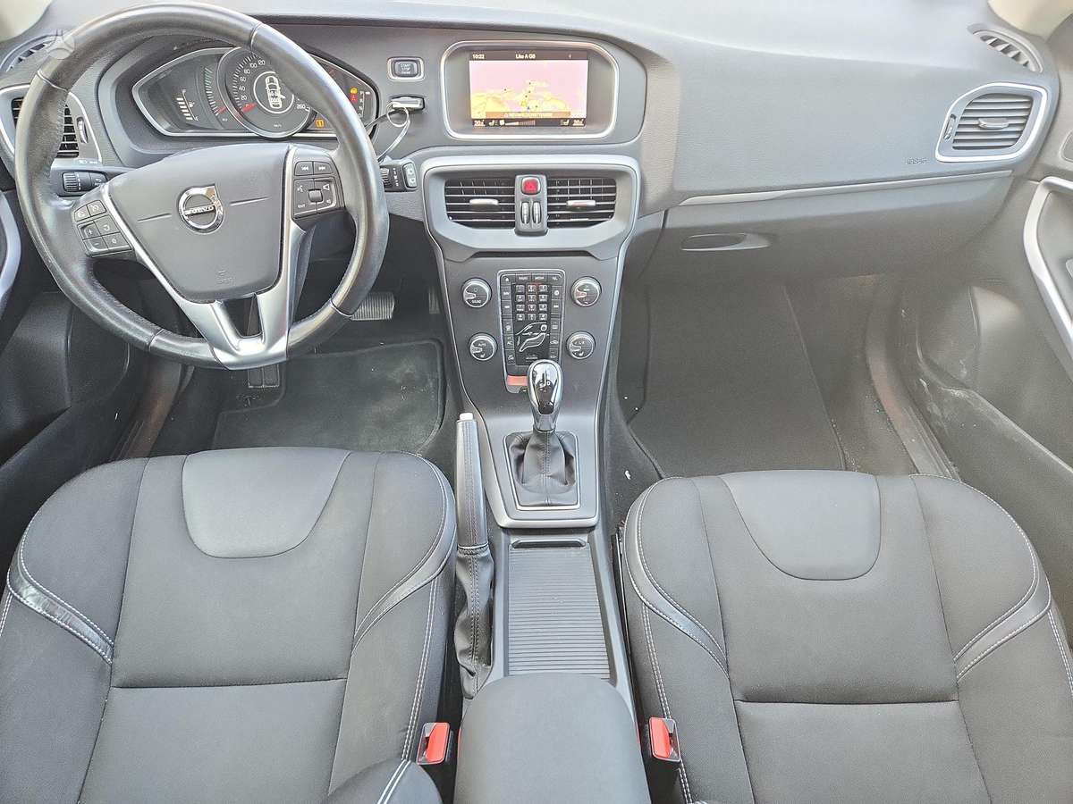 Volvo V40, 2.0 l., hatchback