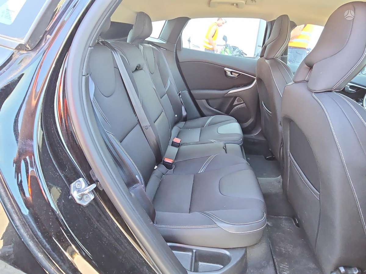 Volvo V40, 2.0 l., hatchback