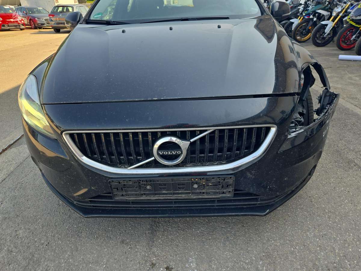 Volvo V40, 2.0 l., hatchback