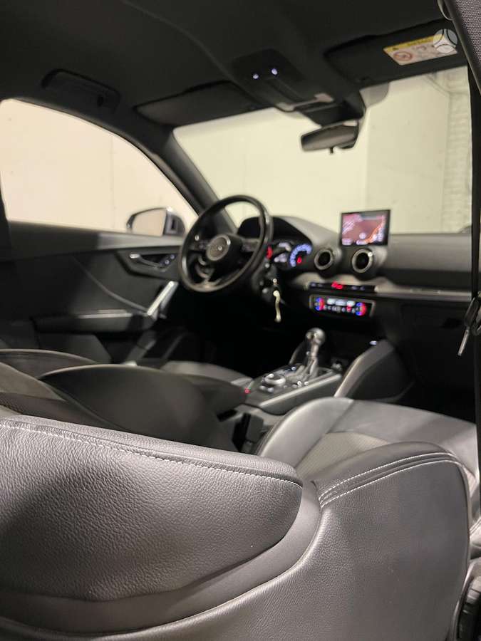 Audi Q2, 1.4 l., Внедорожник / Кроссовер