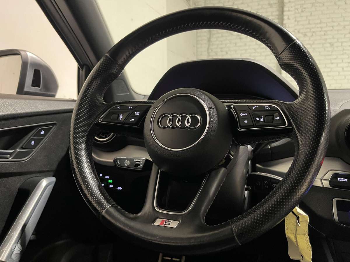 Audi Q2, 1.4 l., off-road / crossover